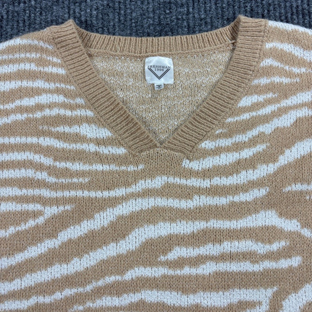 Freshman 1996 Sweater Womens Medium Tan Zebra Print V-Neck Knit VB2456